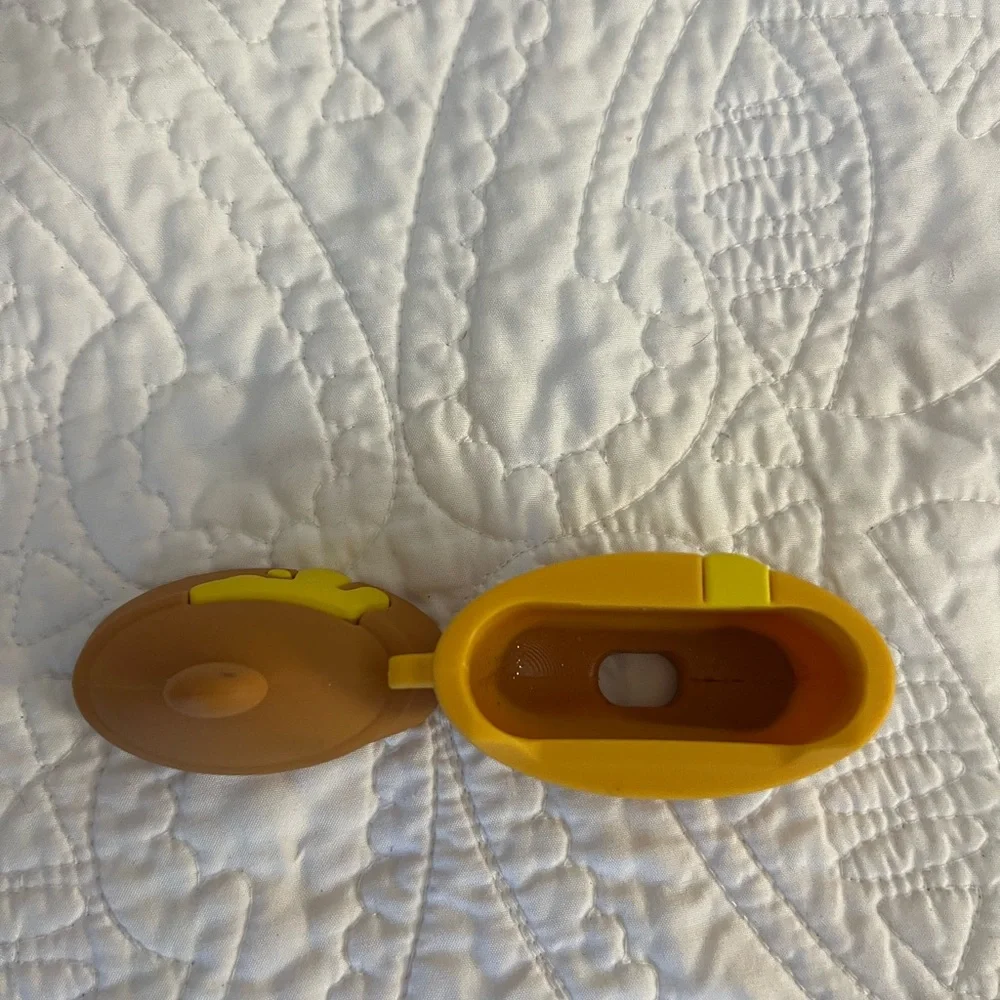 Winnie the Poo inspired Apple Airpod Pros case. (Airpods not included)
